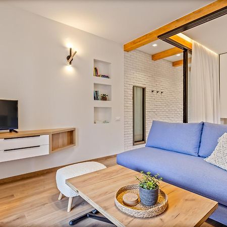 Lola Apartments Liapades Exteriör bild
